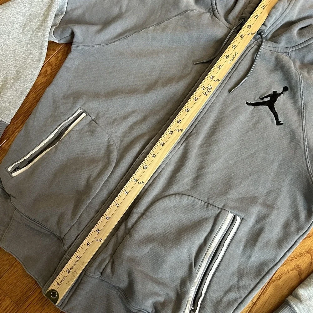 Jordan Mens Size Medium Varsity‎ Hooded Sweatshirt Cool Grey 689020-065